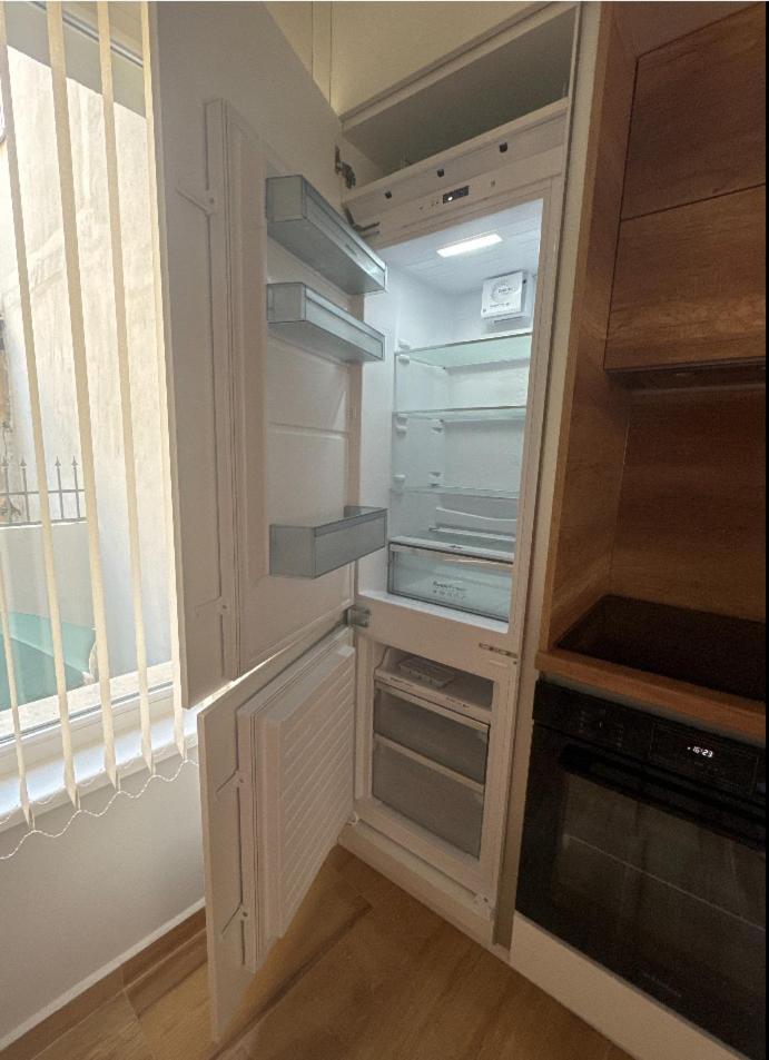 Goldy Central Beach Apartment With Private Garden بورغاس المظهر الخارجي الصورة