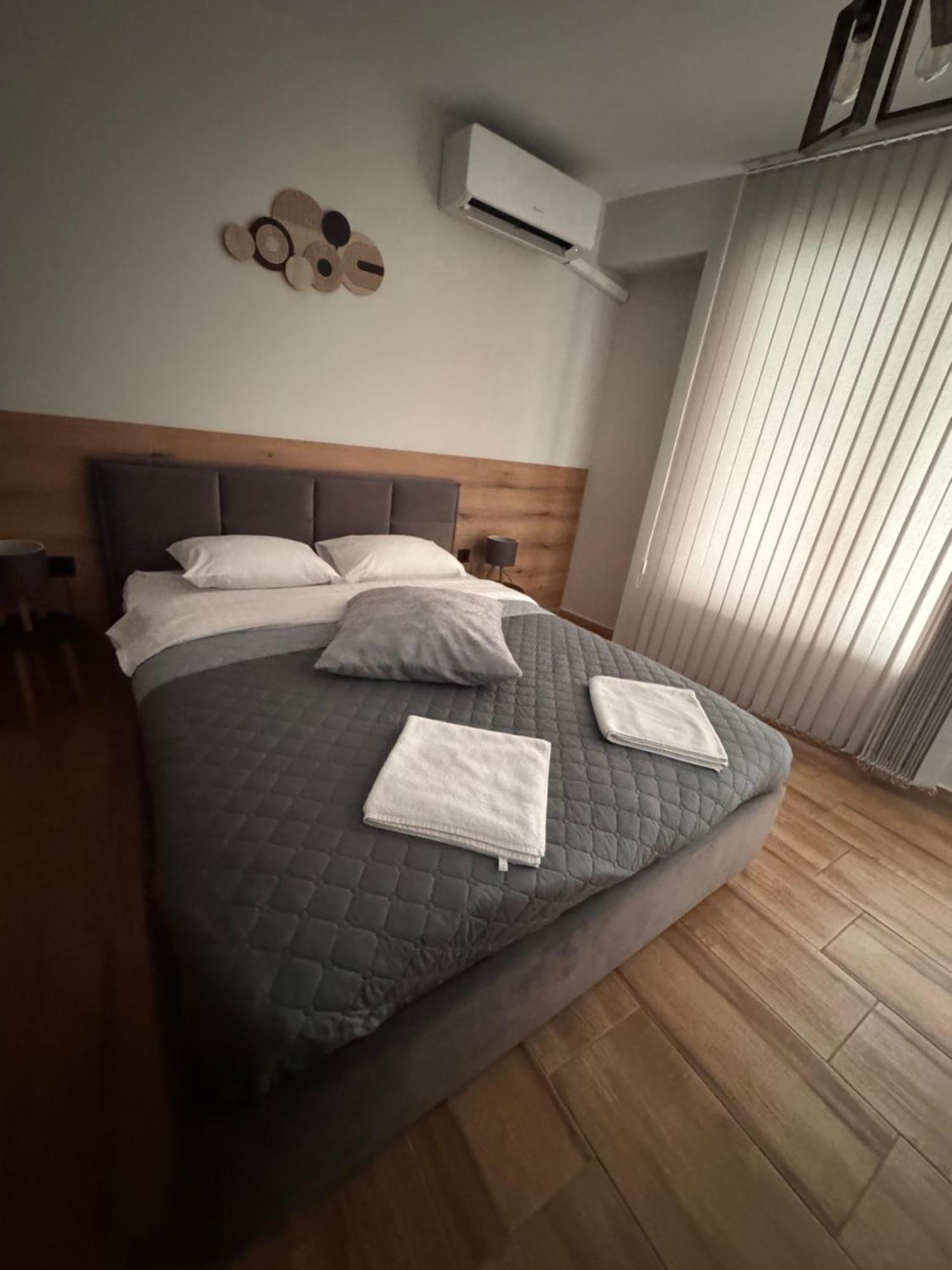 Goldy Central Beach Apartment With Private Garden بورغاس المظهر الخارجي الصورة